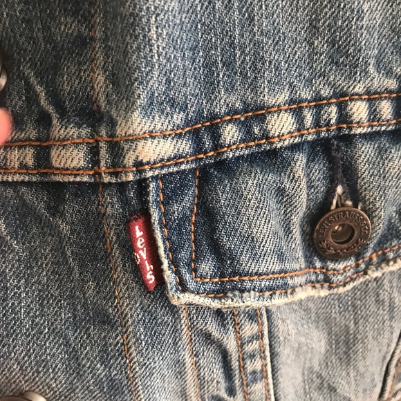 Levi’s Jean jacket - Picture 2 of 4